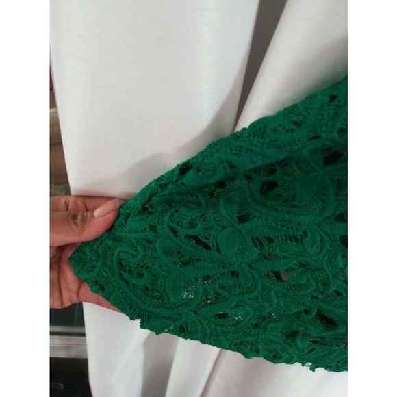 Lace dress - Picture 4 of 4